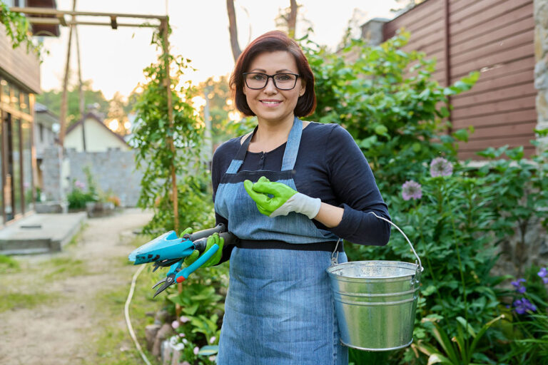 Best Way To Cleaning The Spring Garden And Rain Gutters